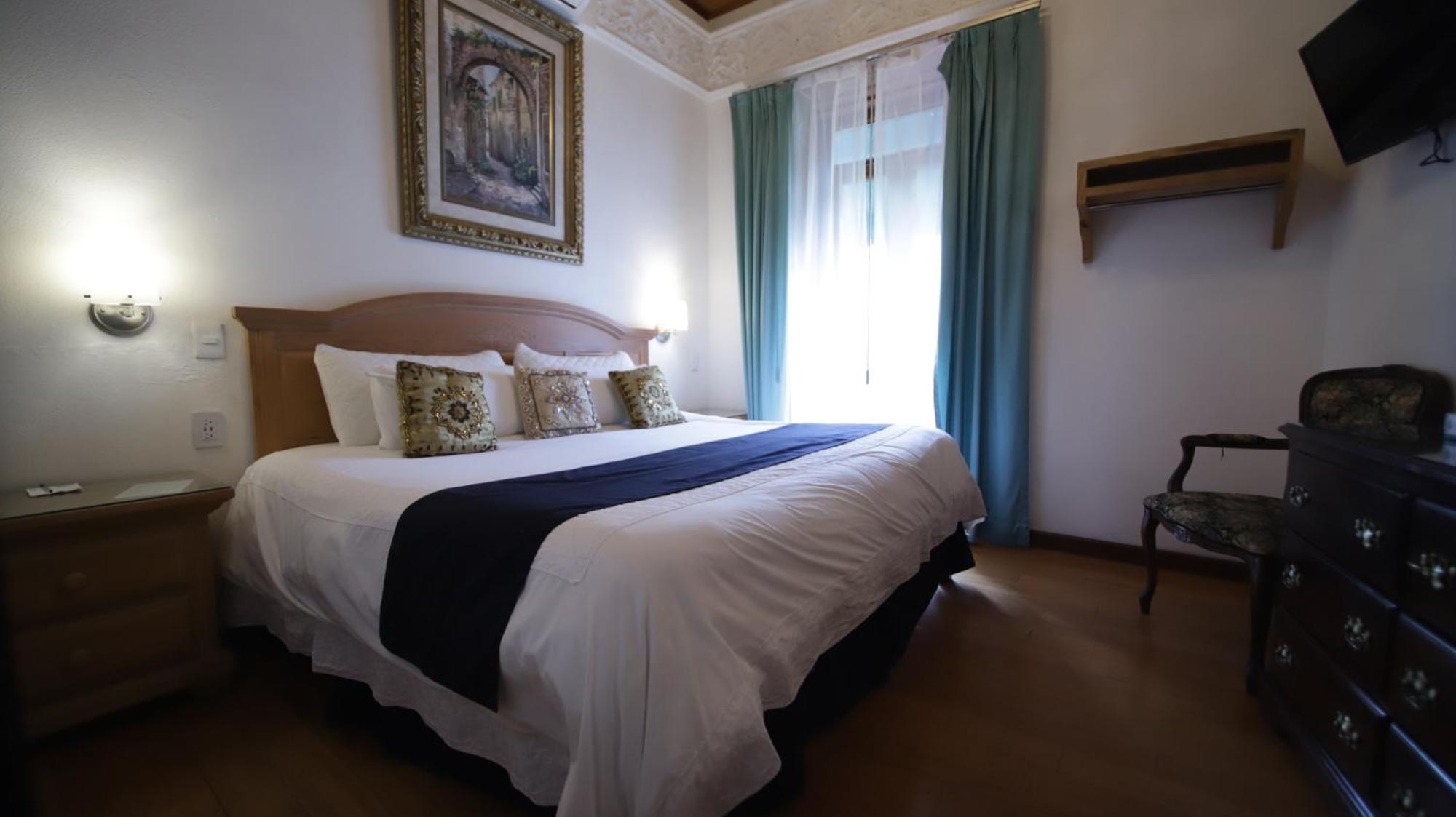 Luna Hotel